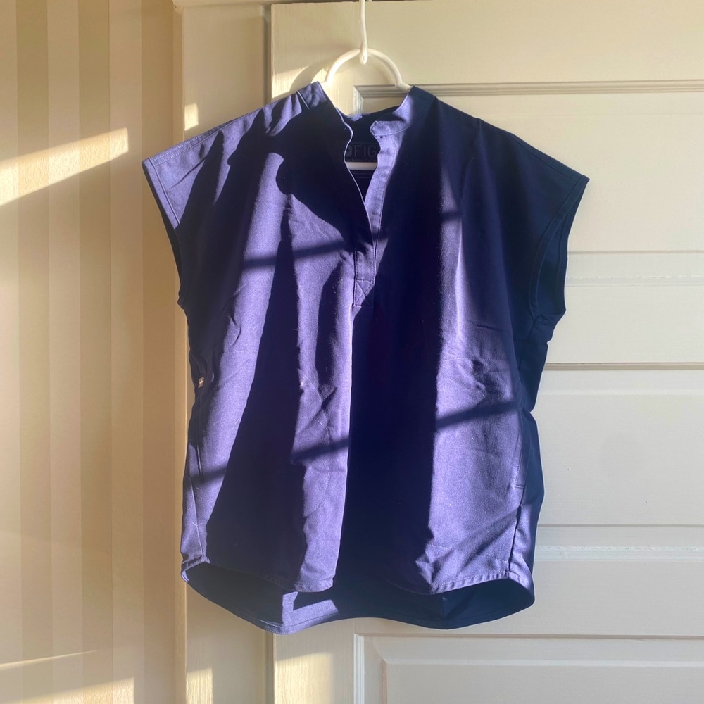 FIGS Rafaela Oversized Navy Blue Scrub Top XS